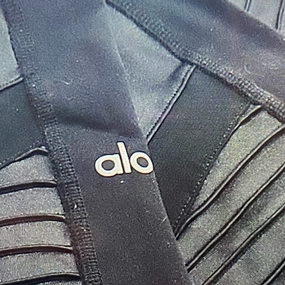 Alo yoga high waisted Moto leggings - Picture 6 of 9